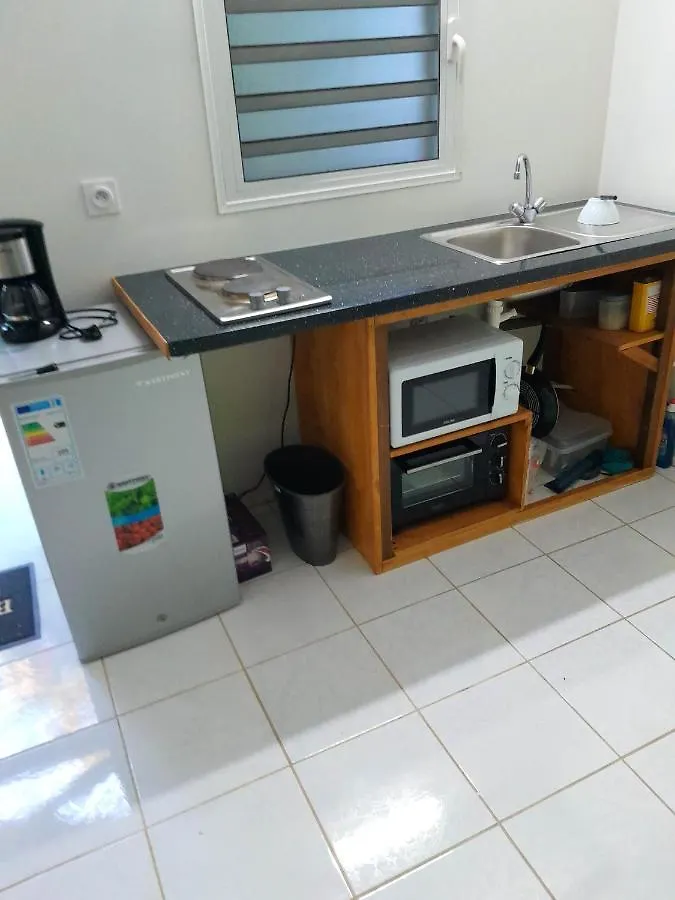 Bungalow Charmant A Petit-Bourg Avec Jardin Prive