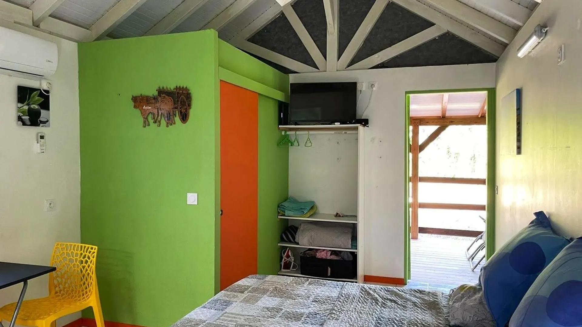 Bungalow Charmant A Petit-Bourg Avec Jardin Prive